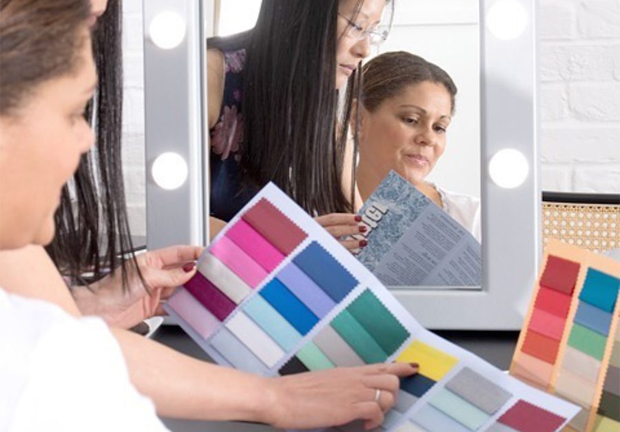 Consulente immagine con tabella armocromia