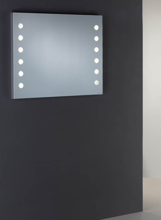 Specchio con luci per trucco professionale