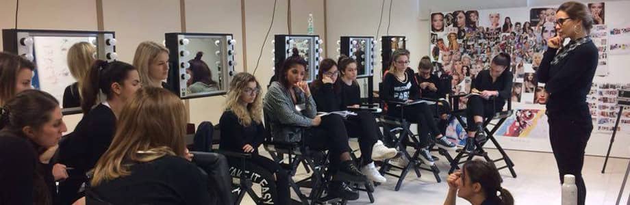 Postazioni trucco per scuola estetica Apulia