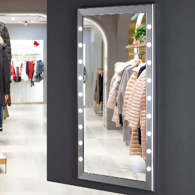 Specchio luminoso a tutta altezza per camerino di prova 