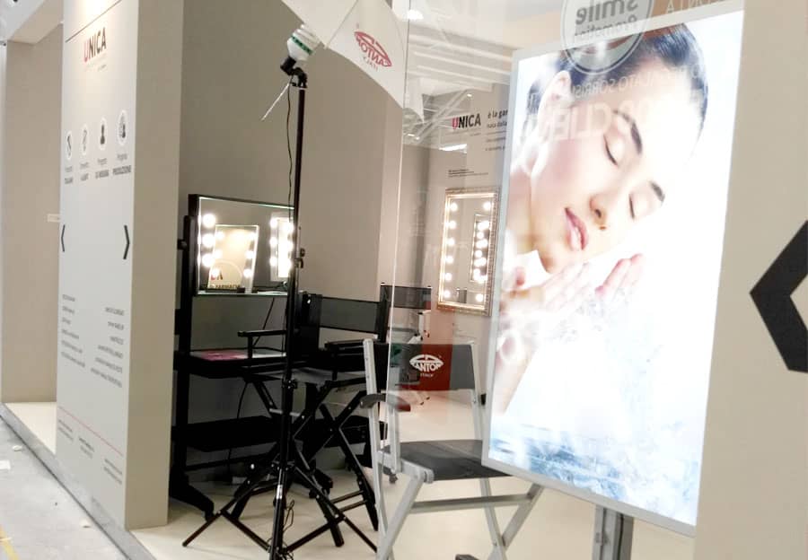 Postazione trucco Cantoni su ruote con doppio specchio